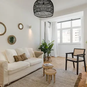Casa Boma - Shining & Spacious With Balcony - Alvalade I Apartamento