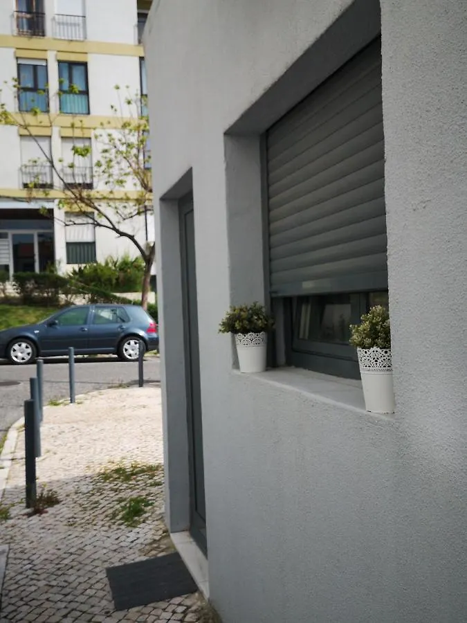 Cozy Studio Alvalade Lisbon 0*,